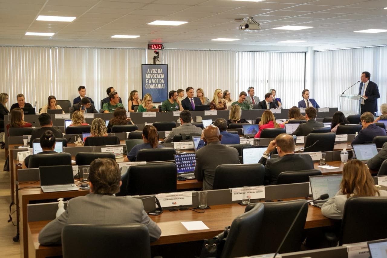 Conselho Pleno da OAB/SC debate pautas estratégicas e reforça convite para eventos da advocacia